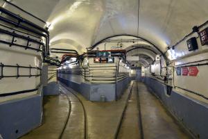 Ligne Maginot - SCHOENENBOURG - (Ouvrage d'artillerie) - Intersection de la galerie vers casernement - usine et EH à gauche, EM à droite