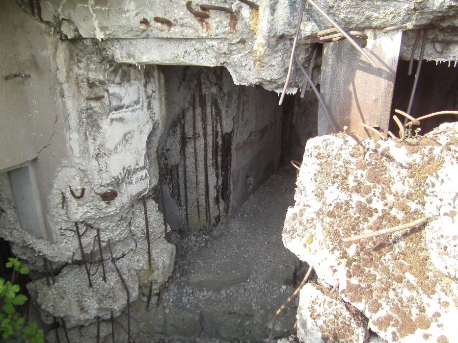 Ligne Maginot - INGOLSHEIM Ouest ( Casemate d'infanterie ) - L'entrée de la casemate