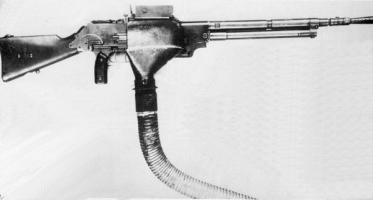 Ligne Maginot - Fusil  mitrailleur 24/29 - Avec le dispositif d'évacuation des douilles prévu pour cloche GFM ou créneau de façade.