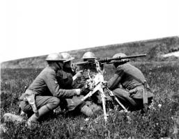 Ligne Maginot - Mitrailleuse Hotchkiss 8mm mle 1914 - US army - Mitrailleuse Hotchkiss servie par les troupes alliées lors du premier conflit