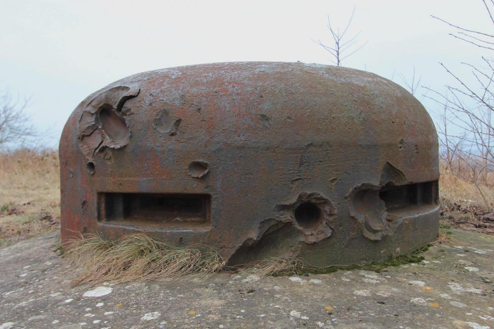 Ligne Maginot - BOIS DE HOFFEN EST - O3 - (Casemate d'infanterie - Simple) - La cloche VDP lacérée par les impacts de PAK allemand