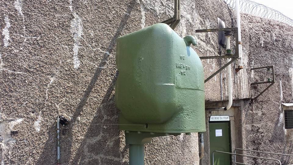 Ligne Maginot - BOIS DU FOUR - A5 - (Ouvrage d'infanterie) - Chambre de tir ouest
Le projecteur blindé