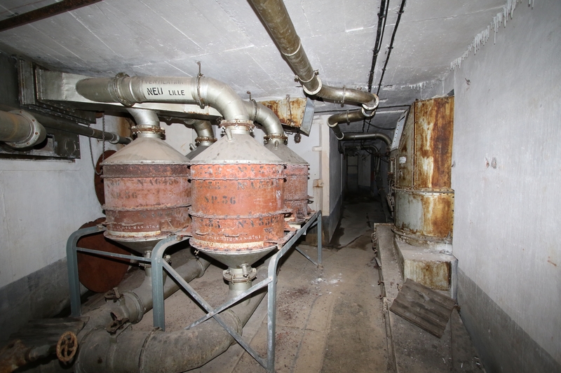 Ligne Maginot - HOCHWALD - (Ouvrage d'artillerie) - Bloc 12 
Ventilation du bloc, filtres à air