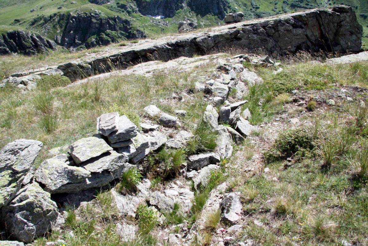 Ligne Maginot - NOTRE-DAME DES NEIGES - (Blockhaus pour arme infanterie) - Tranchée d'accès sur le plateau