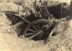 Ligne Maginot - Position S4 - La position S4 à proximité du bloc 6 de l'ouvrage de Schoenenbourg
La piéce qui a explosé, ou le seconde pièce après les bombardements des dessus par les allemands en juin 40