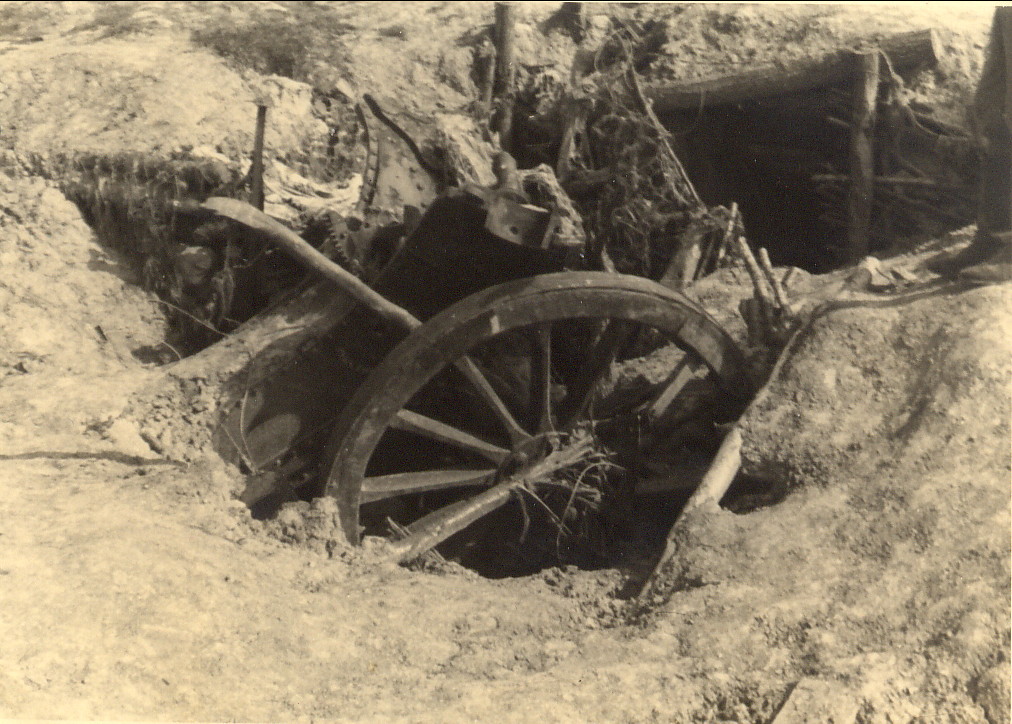 Ligne Maginot - Position S4 - La position S4 à proximité du bloc 6 de l'ouvrage de Schoenenbourg
La piéce qui a explosé, ou la seconde pièce après les bombardements des dessus par les allemands en juin 40