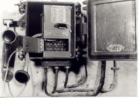 Ligne Maginot - TM 32 - Poste téléphonique étanche - Schéma de principe du poste 
Plaque apposée à l'interieur du couvercle du poste.