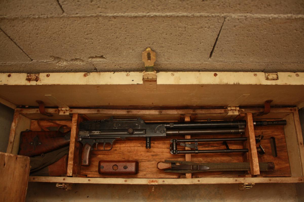 Ligne Maginot - Fusil-mitrailleur 24/29 - caisse de transport pour FM de forteresse d'après guerre