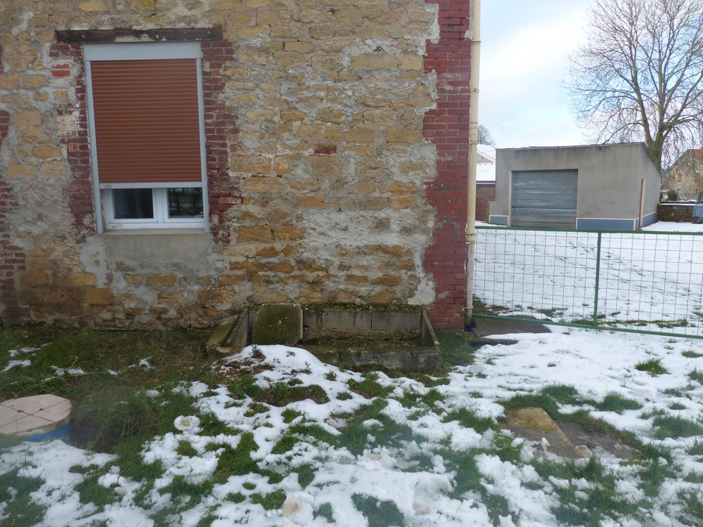 Ligne Maginot - VILLY 5 - FERME BODSON - (Blockhaus pour arme infanterie) - Un des deux créneaux flanquant vers l'ouvrage de La Ferté .