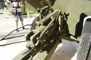 Ligne Maginot - Canon AC de 25 SA mle 1934 Hotchkiss -      Devant la Maison des Anciens Combattants à Toulon