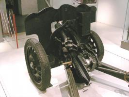 Ligne Maginot - Canon AC de 25 SA-Léger mle 1937 APX -          Musée de l'Armée (Paris - Invalides)