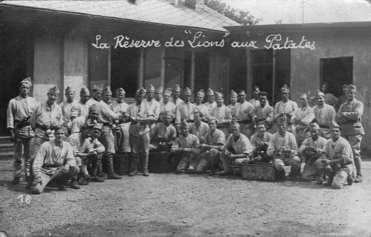 Ligne Maginot - OBERHOFFEN-SUR-MODER - (Camp de sureté) - 23° RIF - La corvée de patates