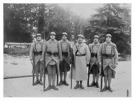 Ligne Maginot - 154° Régiment d'Infanterie de Forteresse - La garde au drapeau du régiment
Photo antérieure à 1923