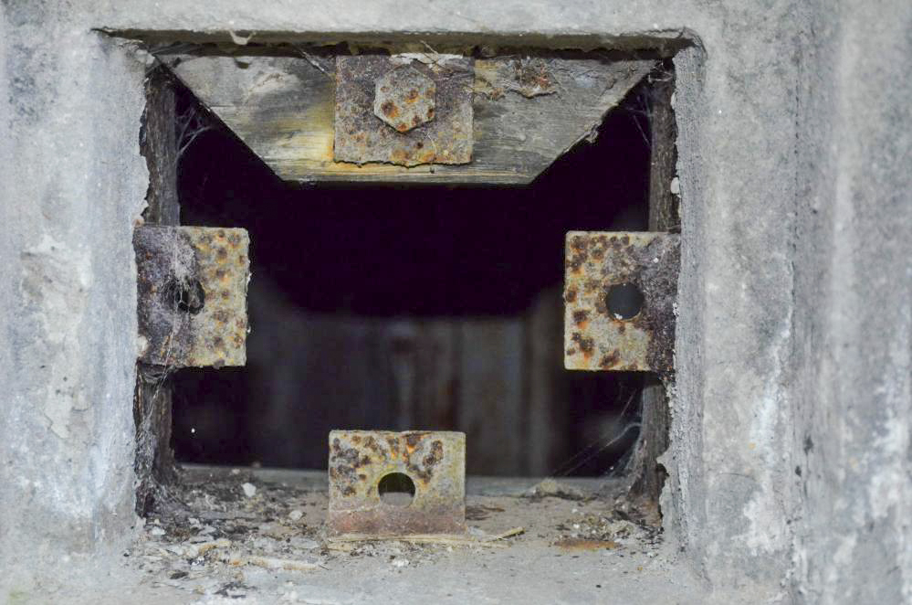 Ligne Maginot - Blockhaus STG 105 - Breitenhag - Créneau de tir FM de l'entrée homme.