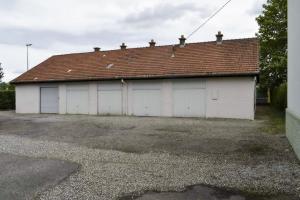 Ligne Maginot - BANTZENHEIM - (Camp de sureté) - Remise transformée en garages - F sur la vue aérienne