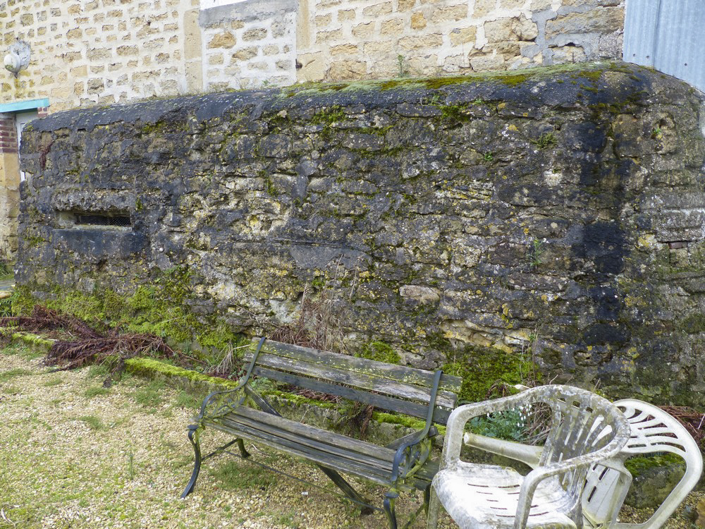 Ligne Maginot - VILLY 8 - MAISON FRINCART - (Blockhaus pour arme infanterie) - L'un des deux créneaux frontaux tirant vers La Chiers