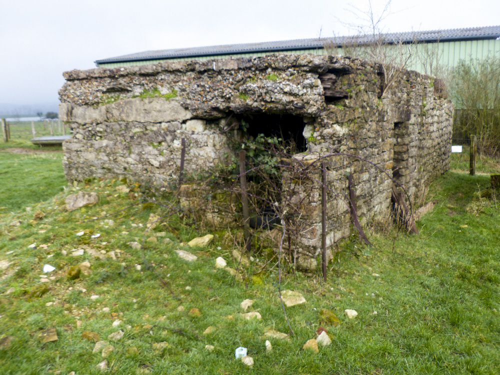 Ligne Maginot - VILLY 2 - MAISON BEAUJET - (Blockhaus pour arme infanterie) - Blockhaus pour mitrailleuses et FM flanquant la Chiers et le fossé antichar vers la casemate de la croix Morel