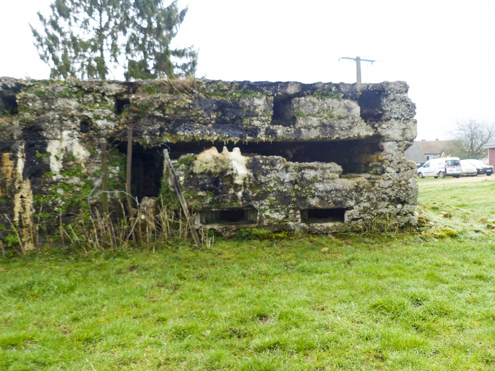 Ligne Maginot - VILLY 2 - MAISON BEAUJET - (Blockhaus pour arme infanterie) - Blockhaus pour mitrailleuses et FM flanquant la Chiers et le fossé antichar vers la casemate de la croix Morel