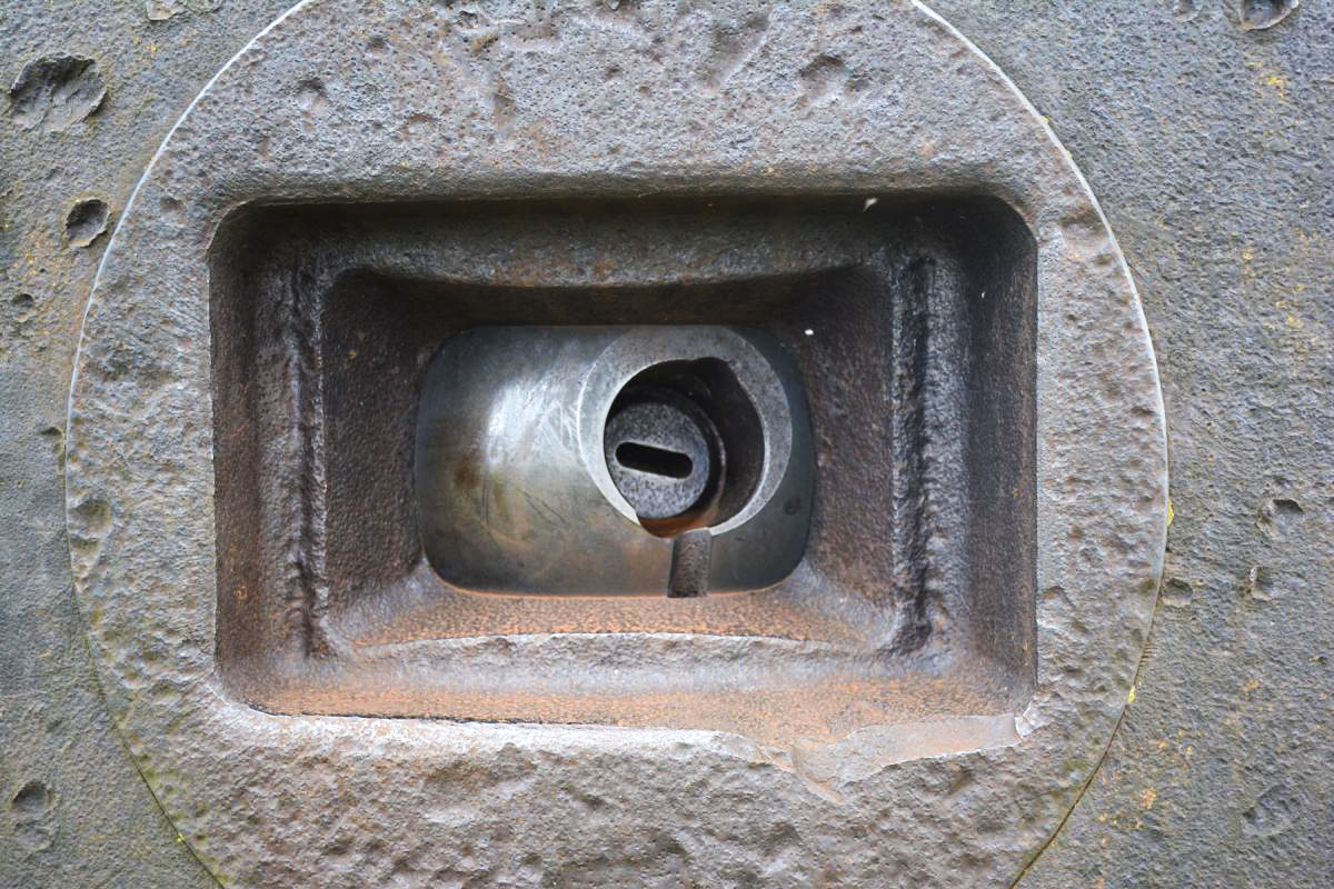 Ligne Maginot - Ouvrage de la FERTE - Bloc 2
Cloche GFM n°8
Le diascope est en place dans sa rotule