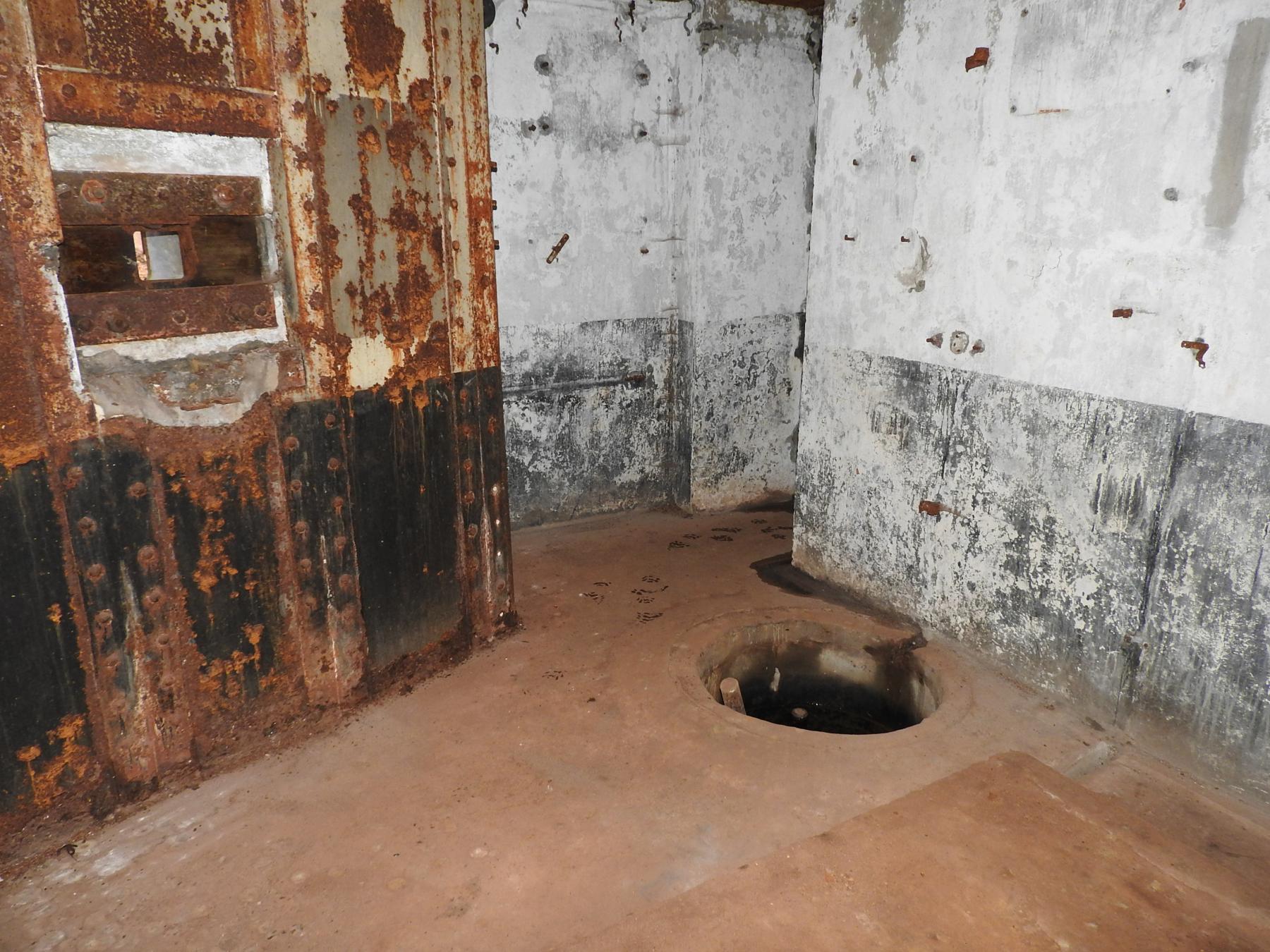 Ligne Maginot - GRAFENWEIHER CENTRE - (Casemate d'infanterie - Simple) - La chambre de tir Est pour FM