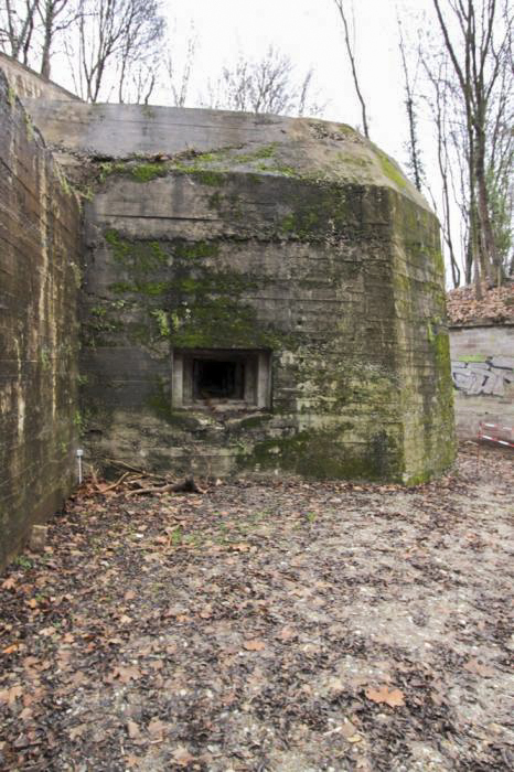 Ligne Maginot - FORT DUCROT - (PC de Secteur) - La caponnière flanquant le fossé du front de gorge