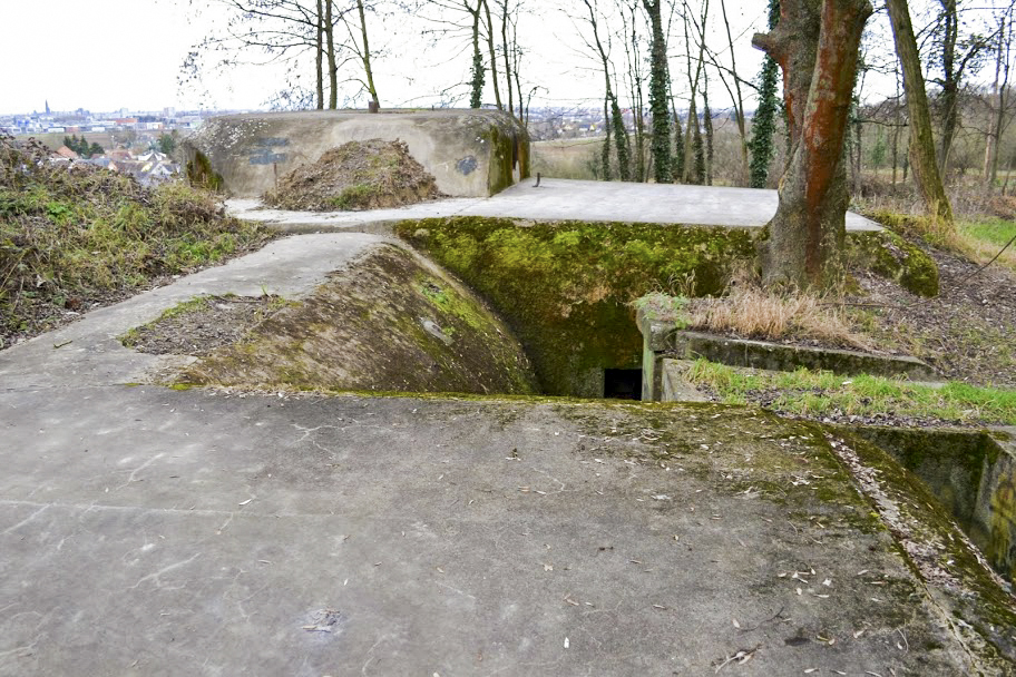 Ligne Maginot - Observatoire du FORT FOCH - Vue d'ensemble de la construction avec l'observatoire en surplomb