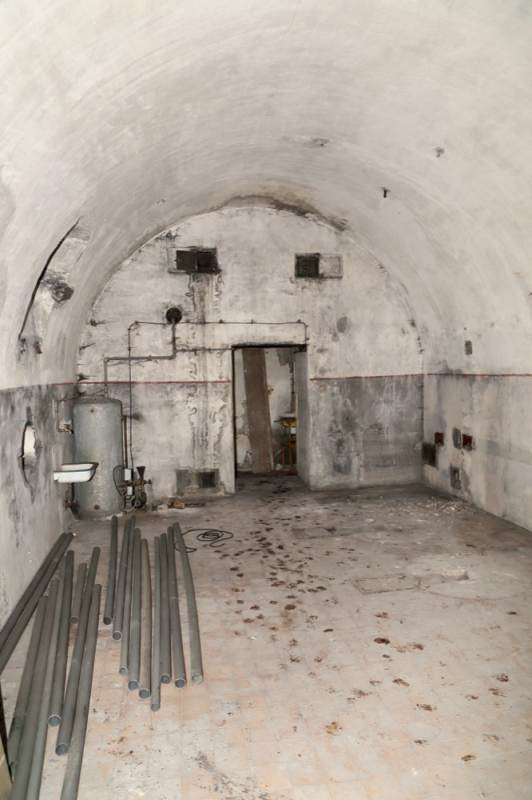 Ligne Maginot - OUVRAGE NEUF-EMPERT - (Ouvrage d'infanterie) - Cuisine de l'abri, avec des peintures semblant plus récente (années 30 ?)