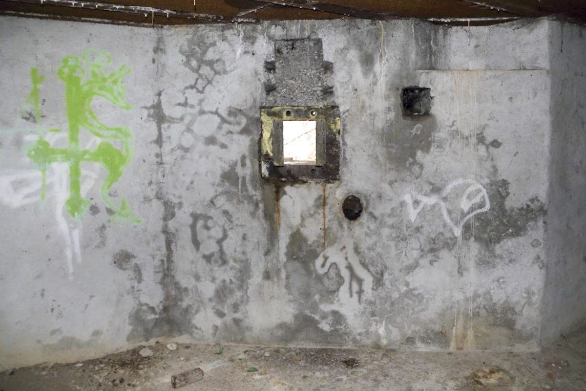 Ligne Maginot - ALTSCHOLLEN - (Blockhaus pour arme infanterie) - Embrasure gauche