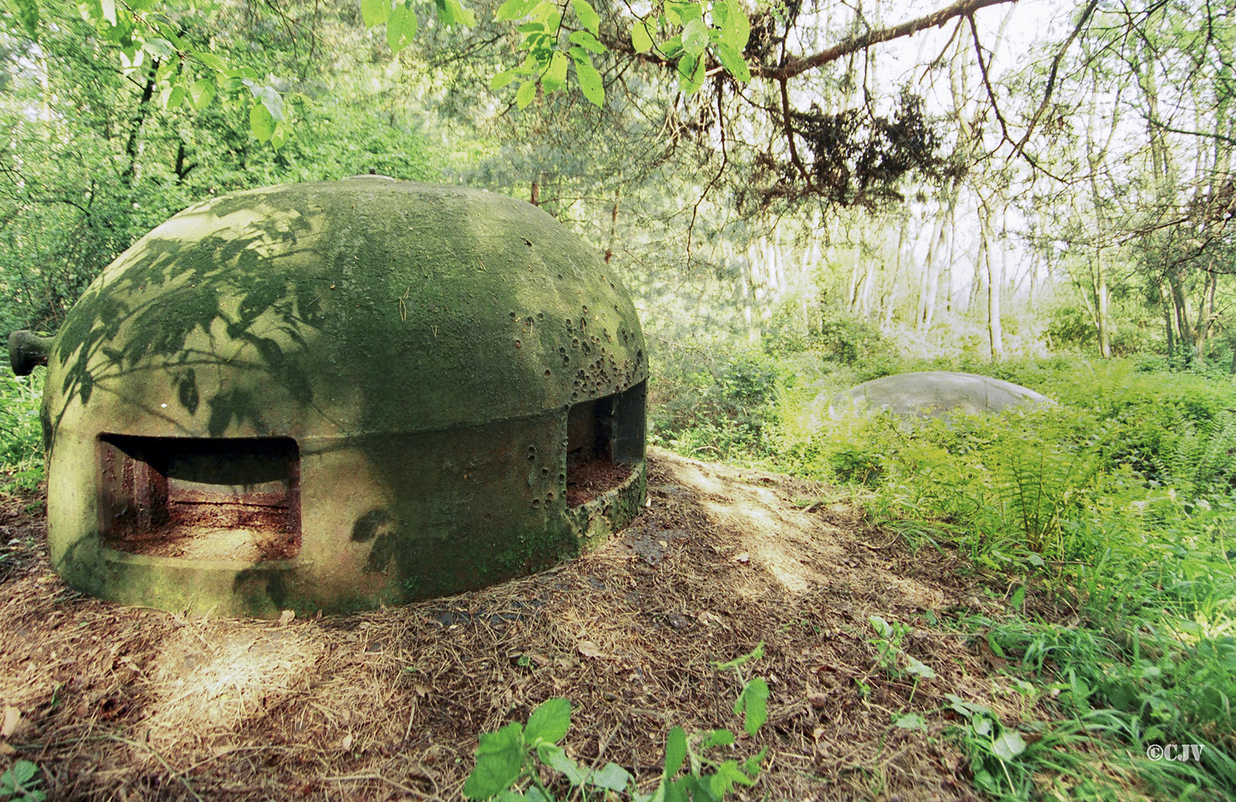 Ligne Maginot - HOCHWALD - (Ouvrage d'artillerie) - Bloc 7bis
Tourelle de 75 mle 33 et cloche GFM