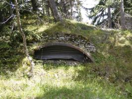 Ligne Maginot - SAPEY (OBSERVATOIRE INDéTERMINé) - (Observatoire indeterminé) - 2019  Un des petits abris de la batterie extérieure à proximité .