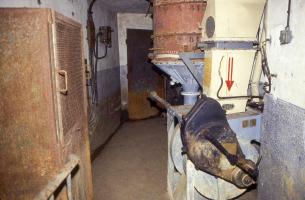 Ligne Maginot - BOIS DE KANFEN OUEST - C42 - (Casemate d'infanterie - Simple) - L'intérieur de la casemate
Ventilateur type A avec son filtre SP 36