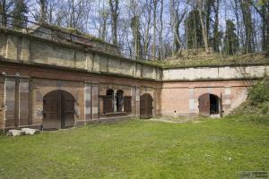 Ligne Maginot - FORT PETAIN  FRERE (172° RIF) - (PC de Sous-Secteur) - Les écuries dans la cour de droite