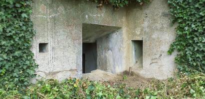 Ligne Maginot - DUCROT EST - (Casemate d'artillerie) - Créneau droit