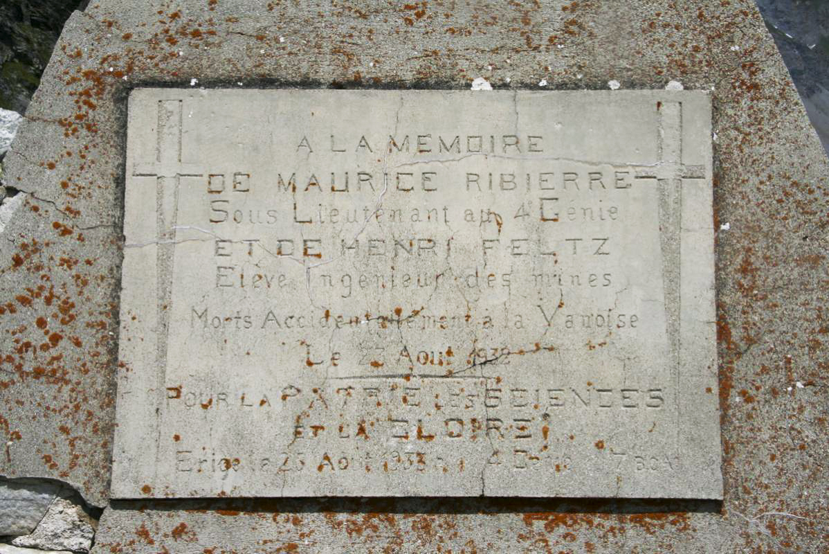Ligne Maginot - Ouvrage de la Vanoise - A proximité de l'ouvrage, un monument