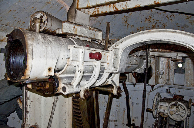 Ligne Maginot - MONTE GROSSO (MG) - E02 - (Ouvrage d'artillerie) - Bloc 5 
Tourelle de 75 mle 33
Vue de l'un des tubes