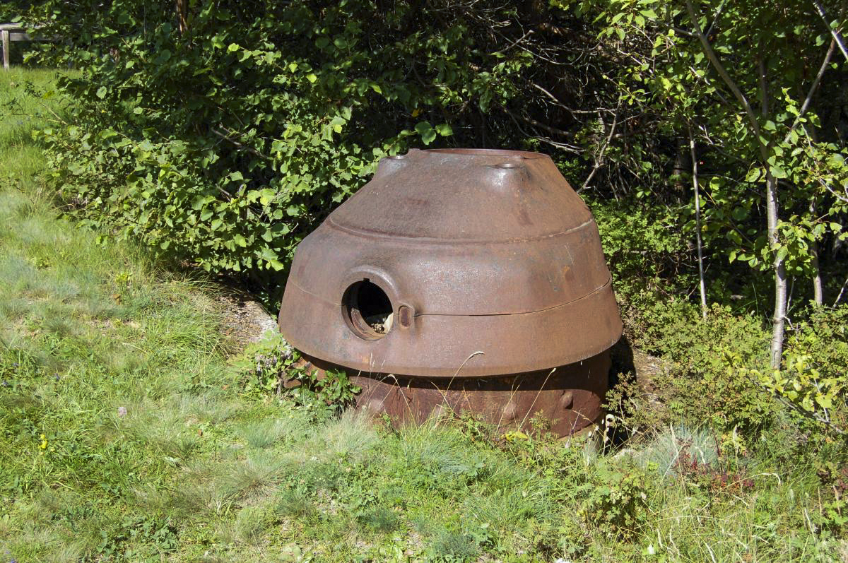 Ligne Maginot - AMODON (TD N° 600) - (Cuve pour arme d'infanterie) - Vue de face, on distingue à droite les fentes d'observation entre les couronnes inférieur et intermédiaire