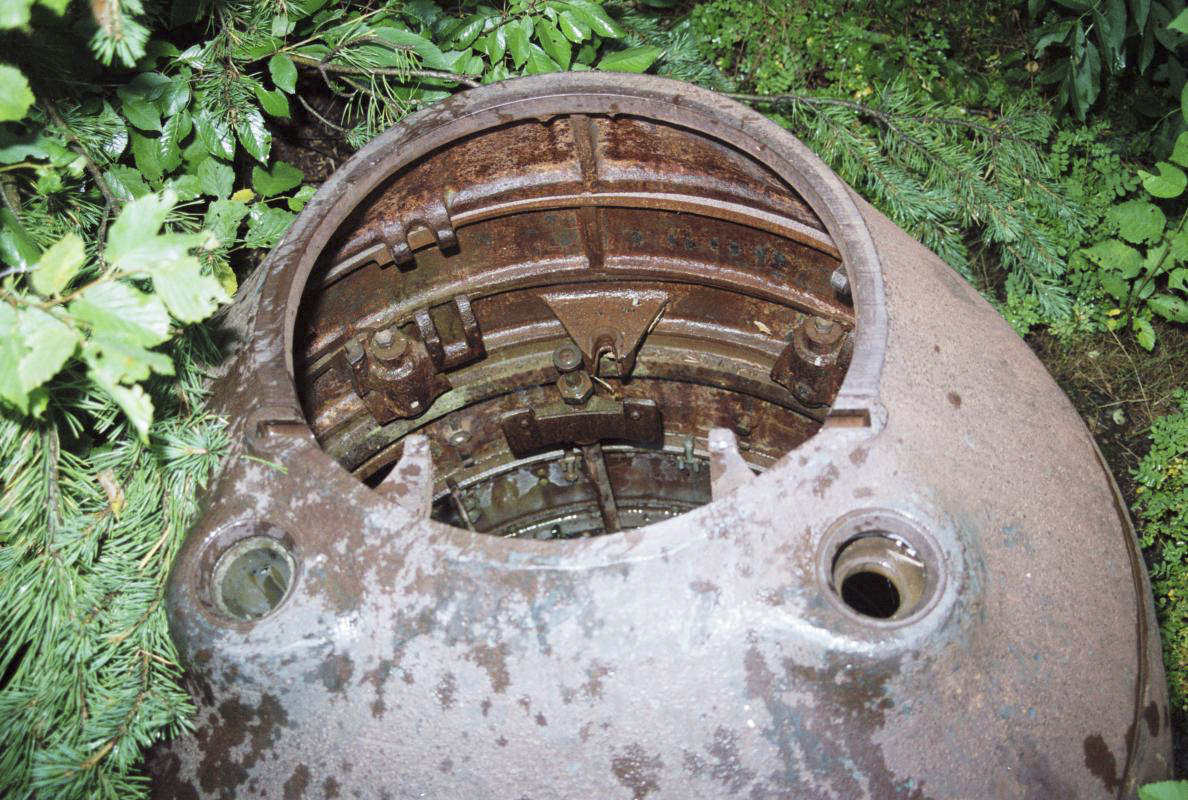 Ligne Maginot - AMODON (TD N° 600) - (Cuve pour arme d'infanterie) - Trappe d'accès et orifices périscopiques