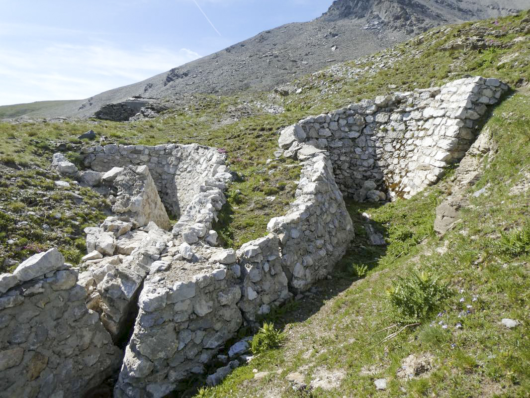 Ligne Maginot - FREJUS - (Ouvrage d'infanterie) - Emplacement pour deux mortiers
AP du Fréjus