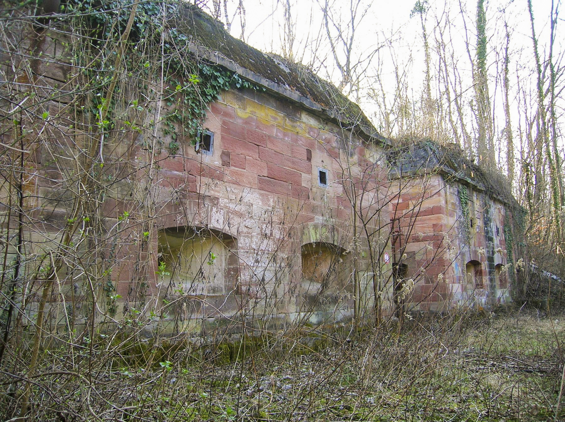 Ligne Maginot - UHRICH - HOCHE (1° BON 237° RI) - (PC de Sous-Quartier) - Corps de garde
Casemates