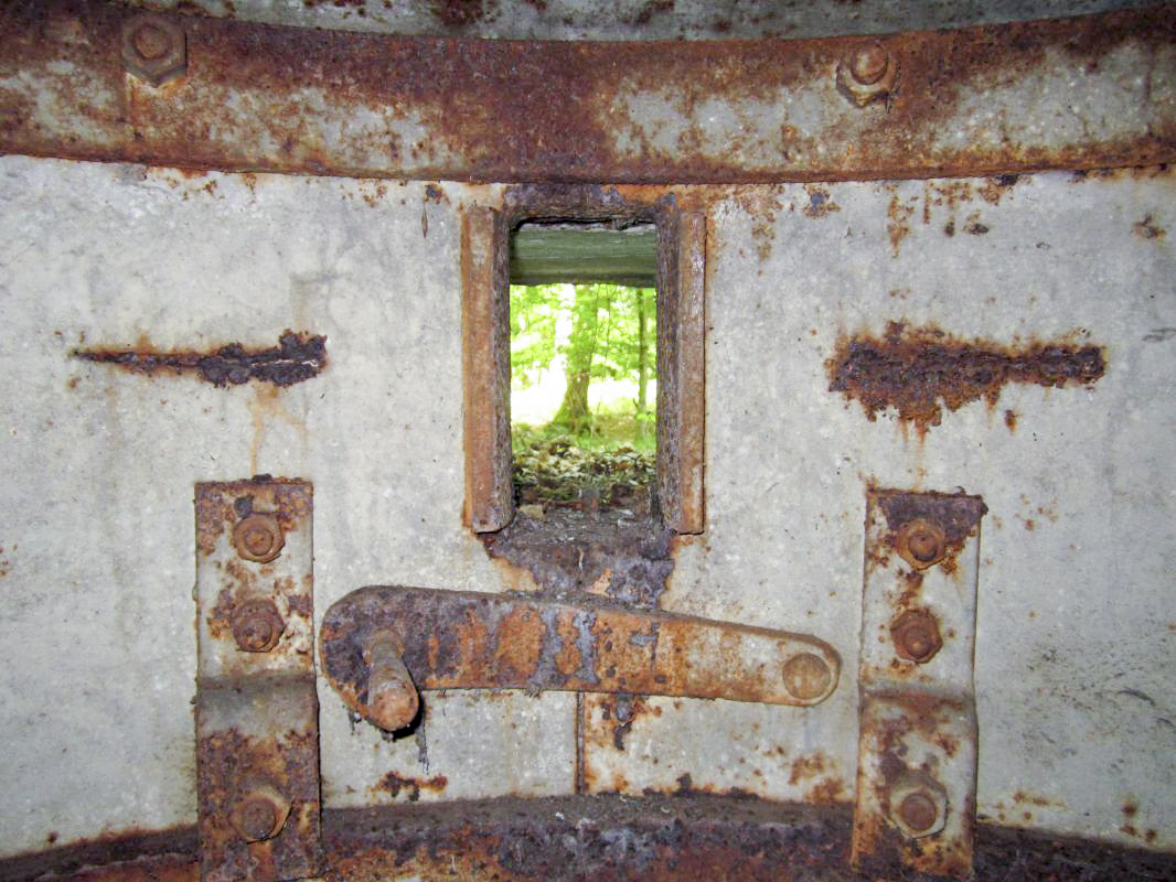 Ligne Maginot - ALLEE DU DEIESLACH 2 - (Blockhaus pour arme infanterie) - Fentes d'observation dans les volets de la chambre de tir