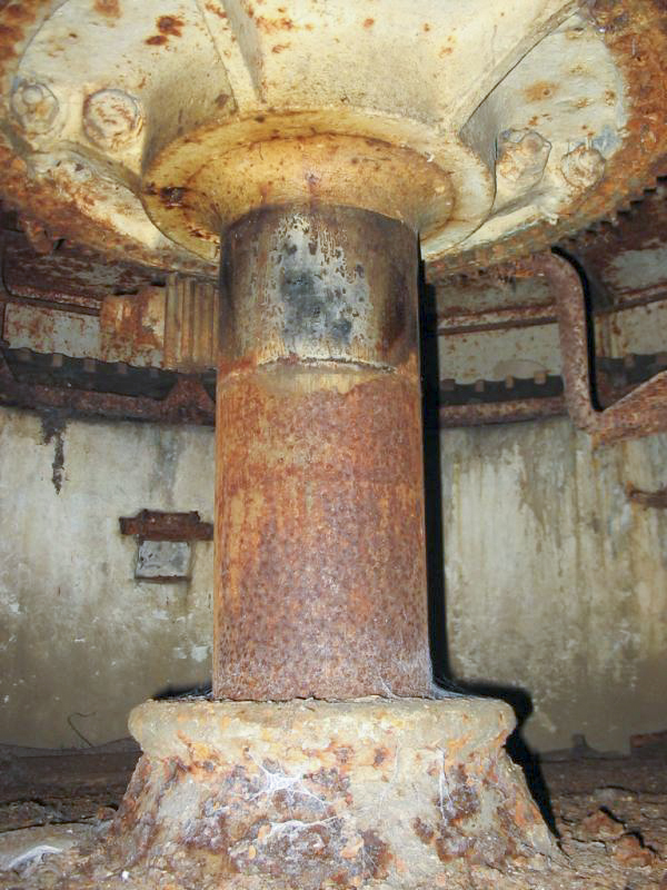 Ligne Maginot - FORT DE MUTZIG - (Ouvrage d'artillerie) - BATTERIE 2 - Fort Ouest
Tourelle de 5,3