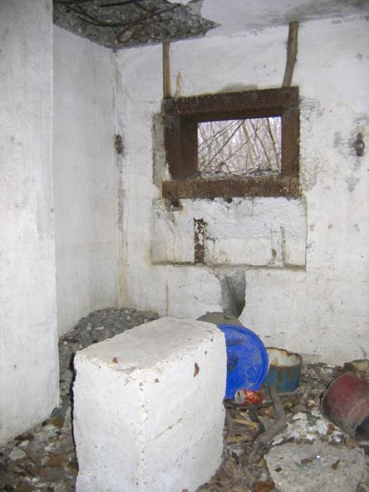 Ligne Maginot - EICHELFELD 1 - (Blockhaus pour arme infanterie) - Vue intérieure du créneau inférieur