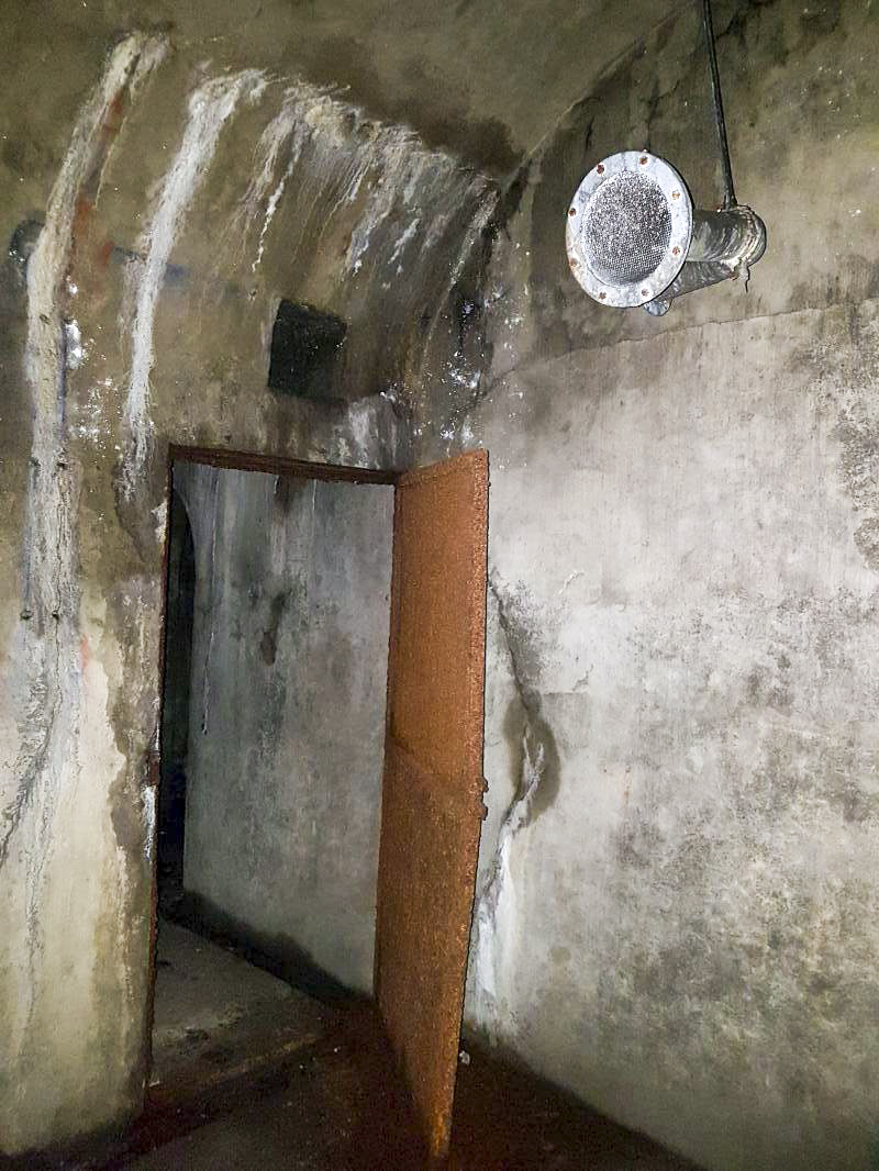 Ligne Maginot - TUNNEL DE L'ECLUSE - (Blockhaus pour canon) - Porte du magasin