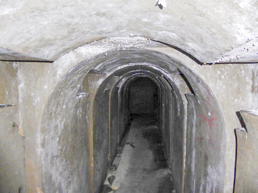 Ligne Maginot - TUNNEL DE L'ECLUSE - (DMP - Dispositif de Mine Permanent) - Galerie de minage et système de fermeture