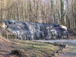 Ligne Maginot - SCHOENENBOURG - (Ouvrage d'artillerie) - Entrée des hommes
L'entrée détruite par les allemands a été refaite intégralement dans les années 50