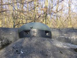 Ligne Maginot - SCHOENENBOURG - (Ouvrage d'artillerie) - Entrée des hommes
Détail des cloches. Vue de détail montrant l'encastrement des cloches dans le béton lors de la réfection de l'entrée. Cette disposition les rend moins vulnérables