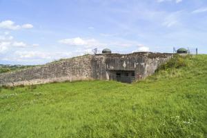 Ligne Maginot - SCHOENENBOURG - (Ouvrage d'artillerie) - Bloc 1
Casemate d'infanterie (jumelages de mitrailleuses Reibel, canon Antichar de 47mm, créneau FM et cloche GFM)