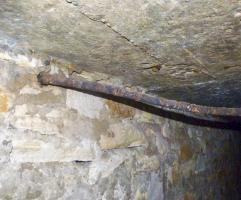 Ligne Maginot - RITTERSHOFFEN (2°BON - 79° RIF) - (PC de Quartier) - Un câble traverse de part en part le couloir d’accès vers l'observatoire