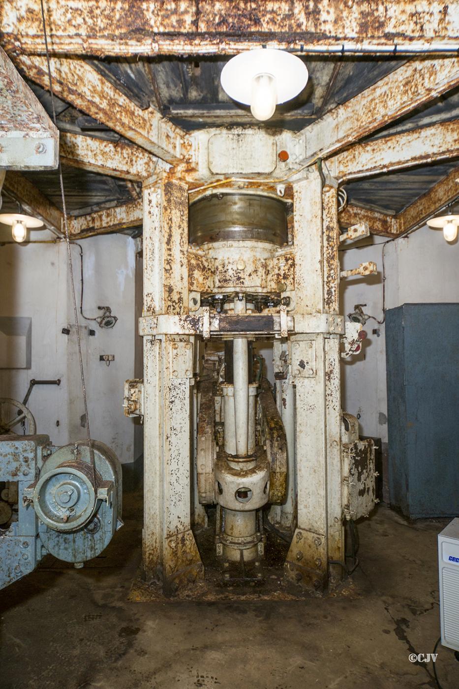 Ligne Maginot - SCHOENENBOURG - (Ouvrage d'artillerie) - Bloc 5
Tourelle de mortiers de 81 mm