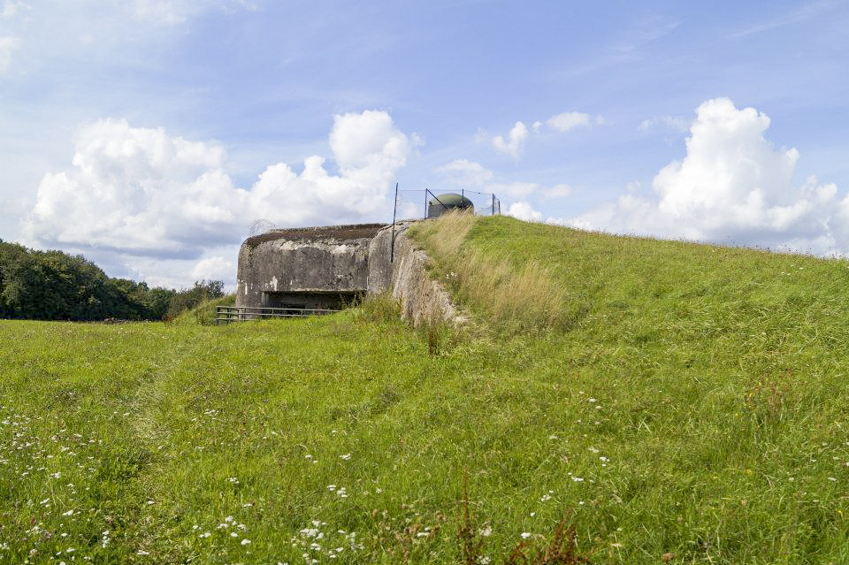 Ligne Maginot - SCHOENENBOURG - (Ouvrage d'artillerie) - Bloc 6
Casemate d'infanterie (jumelages de mitrailleuses Reibel, canon antichar de 47mm, créneau FM et cloche GFM)